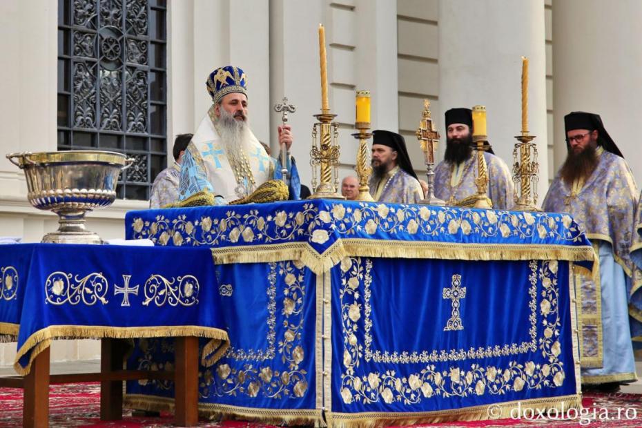 Înaltpreasfințitul Părinte Teofan, la slujba de Bobotează de la Catedrala Mitropolitană din Iași / Foto: Flavius Popa